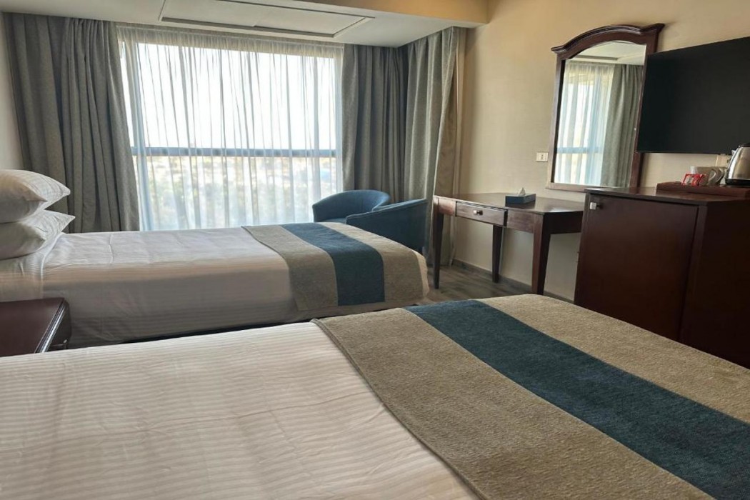 stay inn pyramids hotel