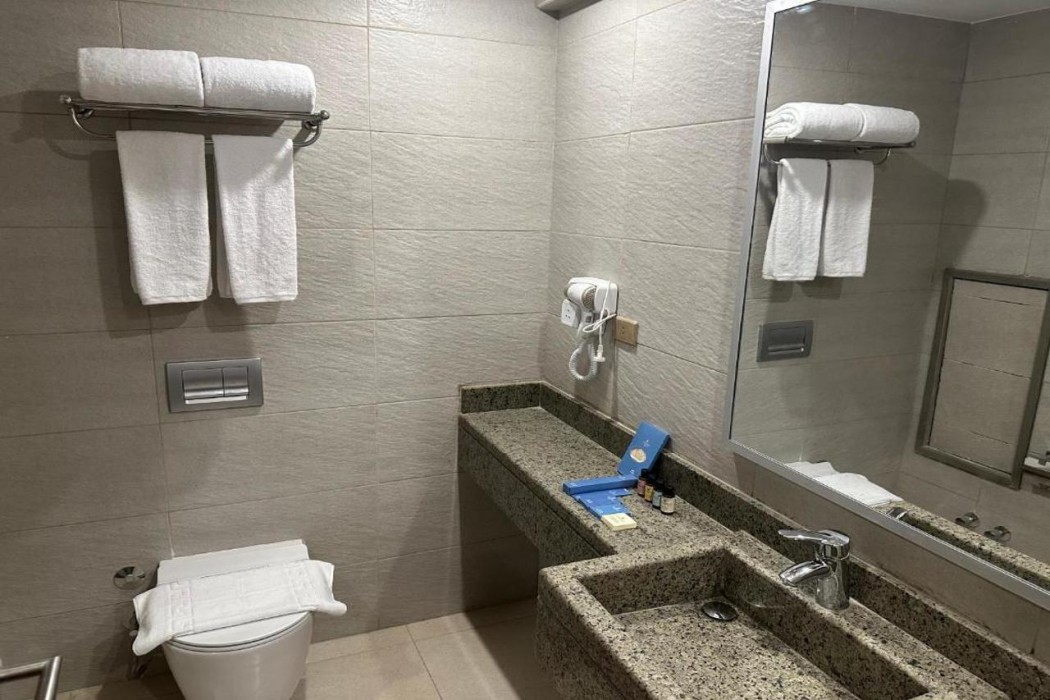 stay inn pyramids hotel