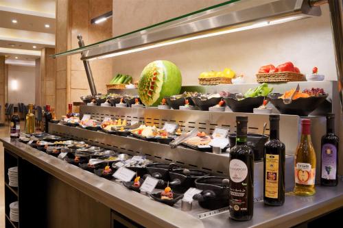 stay inn pyramids hotel