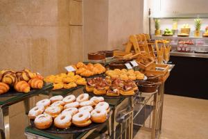 stay inn pyramids hotel