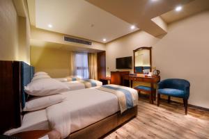 stay inn pyramids hotel