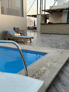 stay inn pyramids hotel