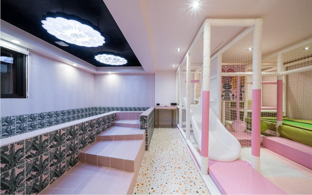 jangyu almond kids hotel