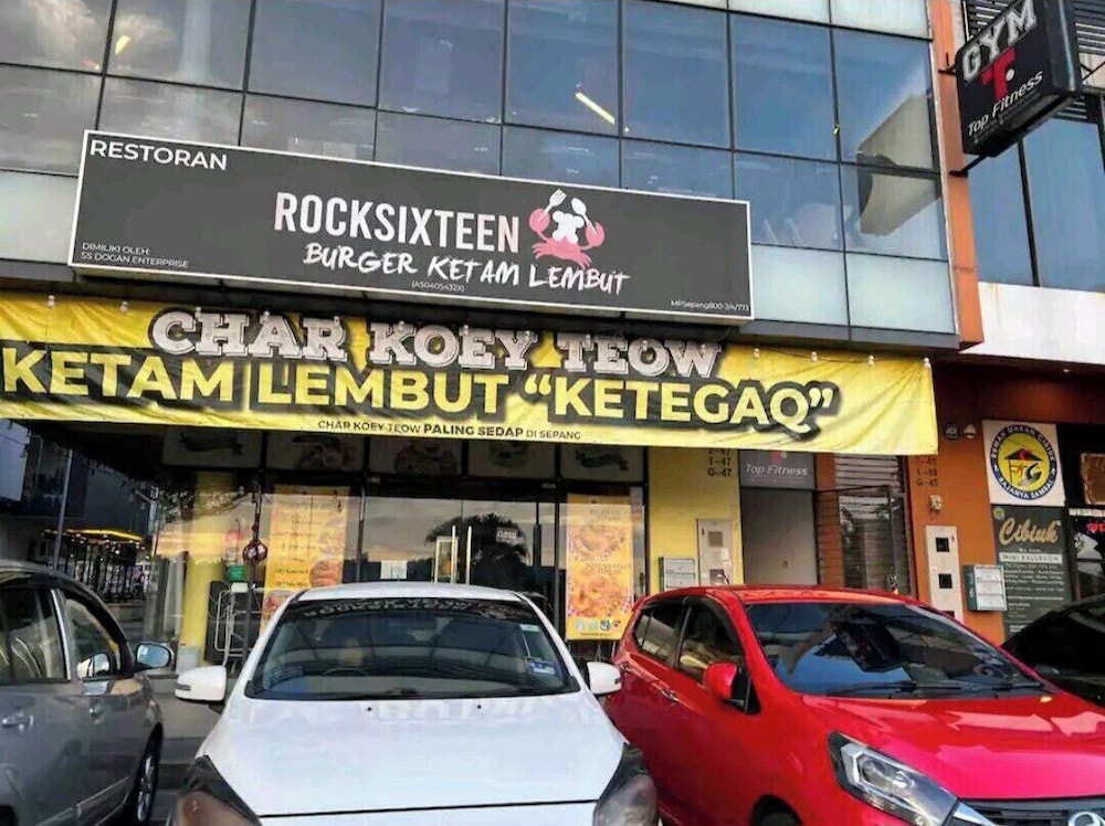 ayden roomstay klia sepang