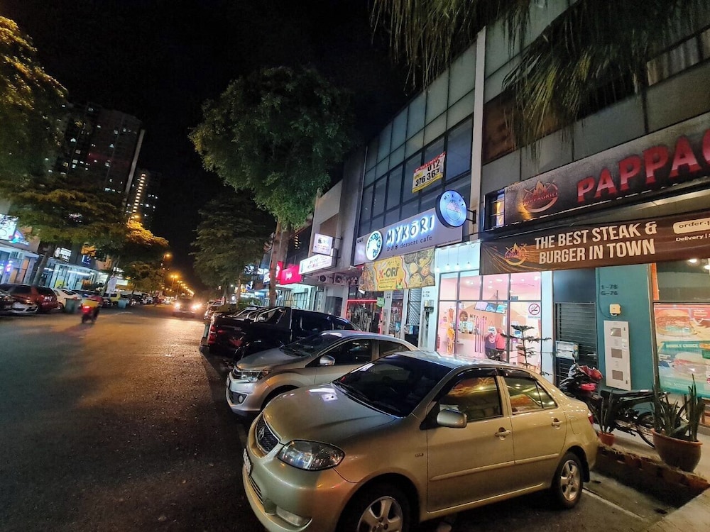 ayden roomstay klia sepang