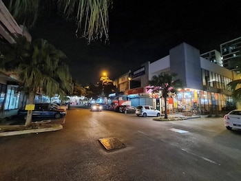 ayden roomstay klia sepang