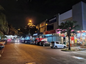 ayden roomstay klia sepang