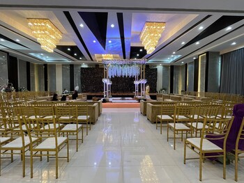 ratnapriya hotel and resort