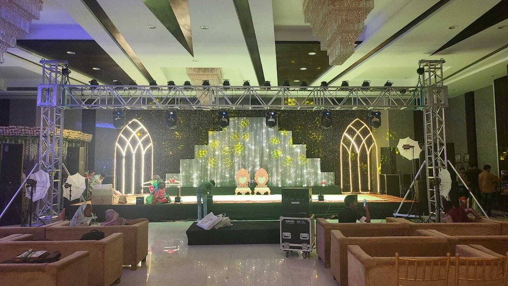 ratnapriya hotel and resort