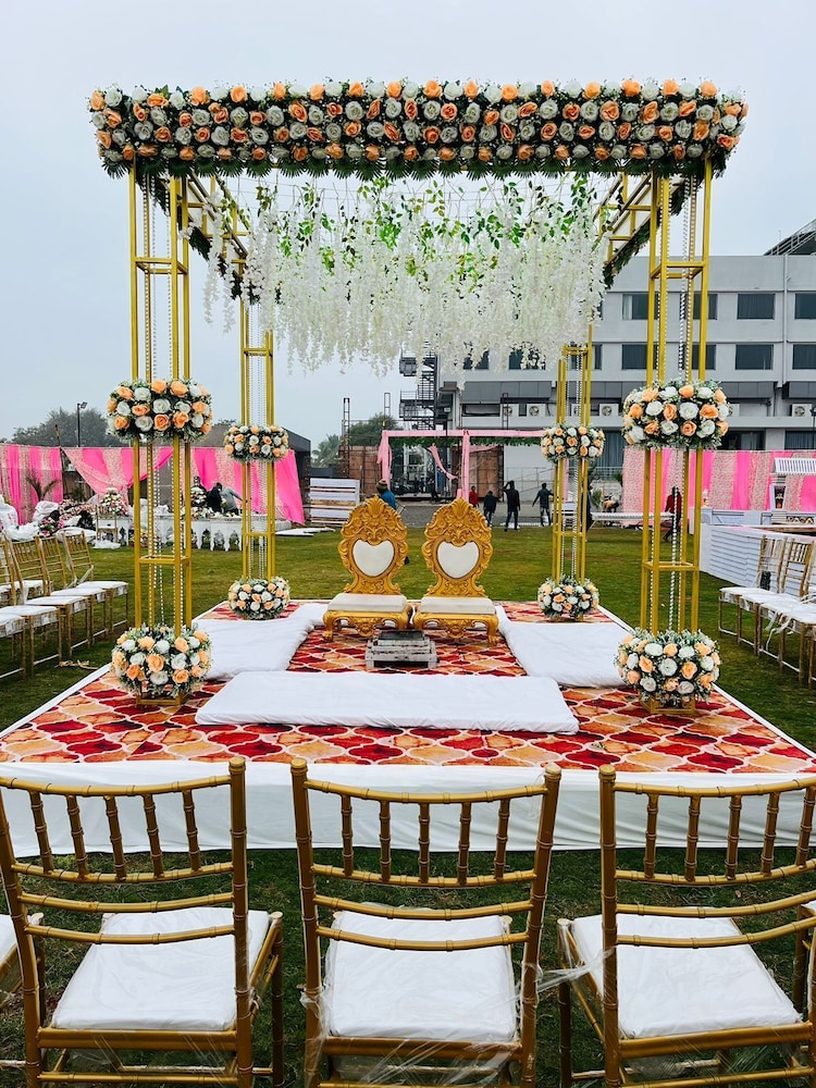 ratnapriya hotel and resort