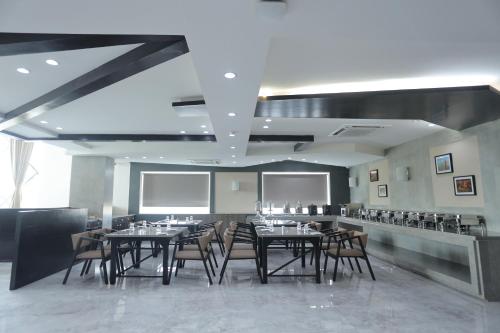 ratnapriya hotel and resort