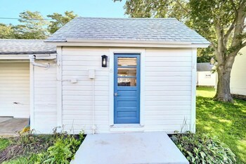 marina bay cottages