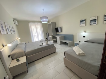 scala dei turchi palace suites