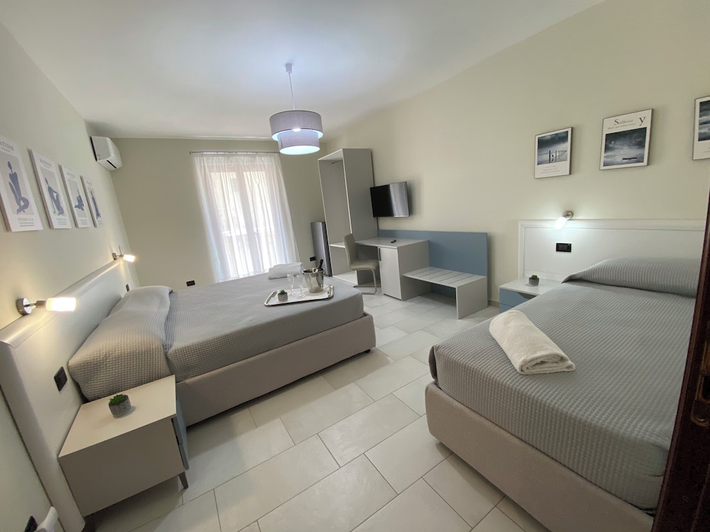 scala dei turchi palace suites