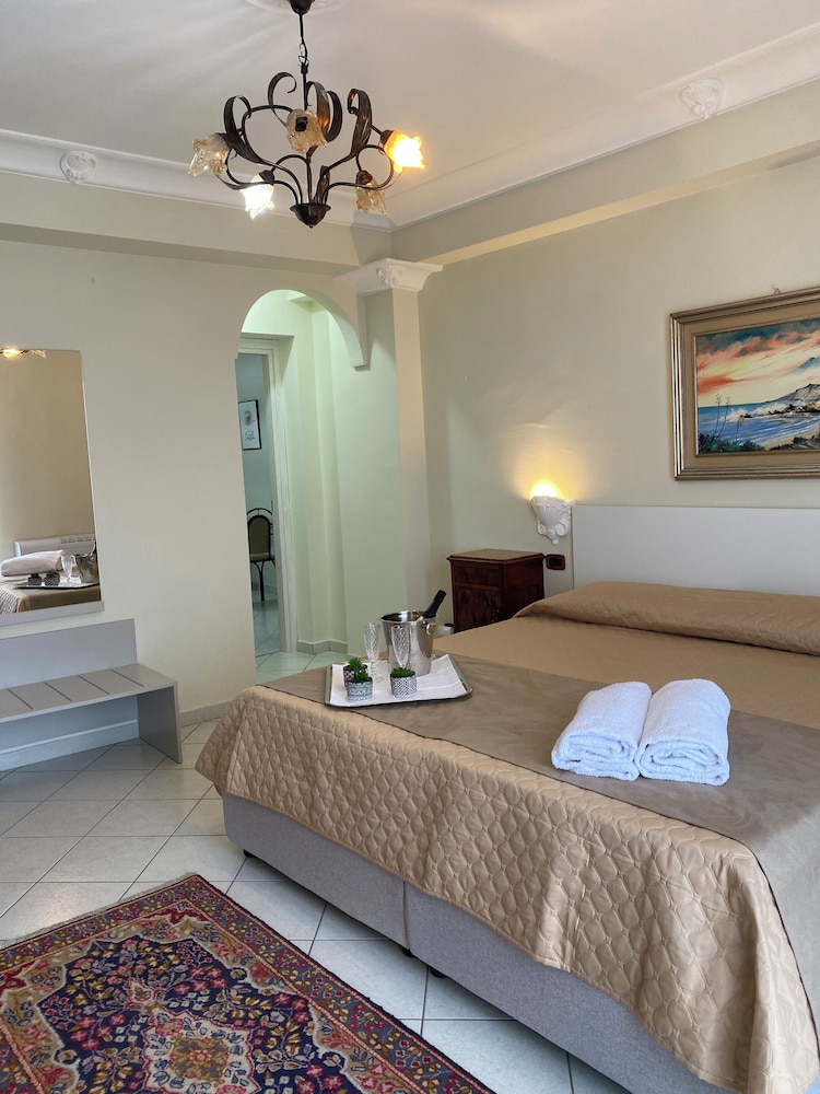 scala dei turchi palace suites