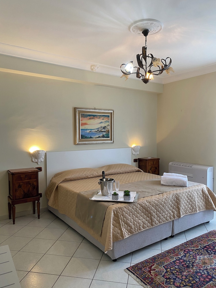 scala dei turchi palace suites