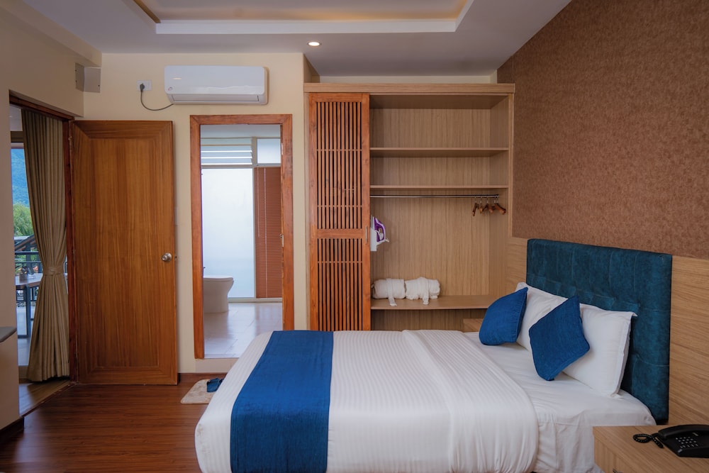 majestic lakefront hotel and suites