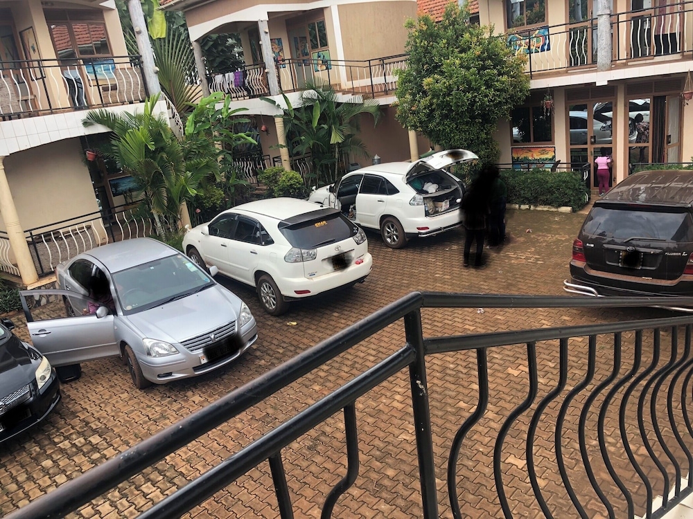 pacific cottages and guest house