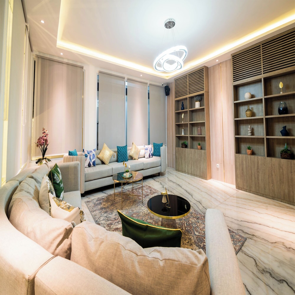 yulia hotel managed by hig