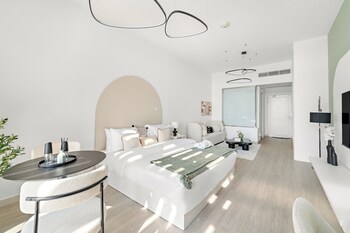 silkhaus palm views west the palm jumeirah dubai