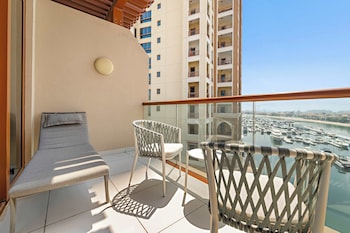 silkhaus palm views west the palm jumeirah dubai