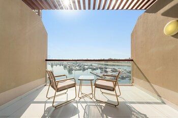 silkhaus palm views west the palm jumeirah dubai