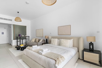 silkhaus palm views west the palm jumeirah dubai