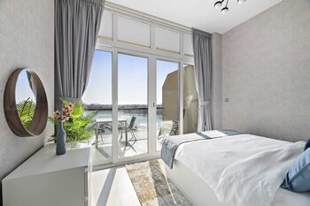 silkhaus palm views west the palm jumeirah dubai