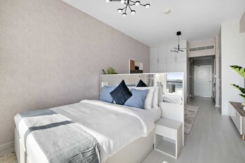 silkhaus palm views west the palm jumeirah dubai