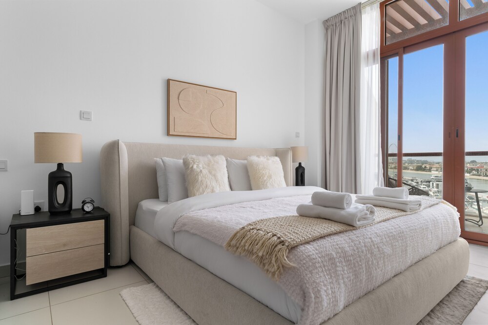 silkhaus palm views west the palm jumeirah dubai