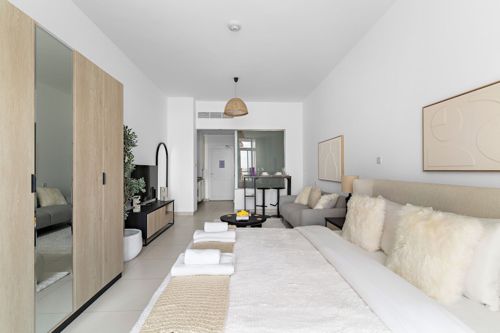 silkhaus palm views west the palm jumeirah dubai