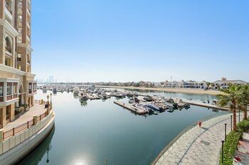 silkhaus palm views west the palm jumeirah dubai