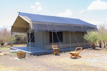 emunyan mara camp