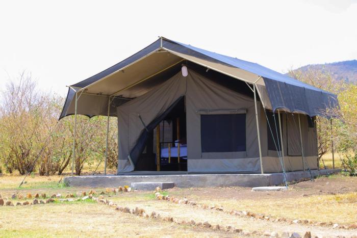 emunyan mara camp