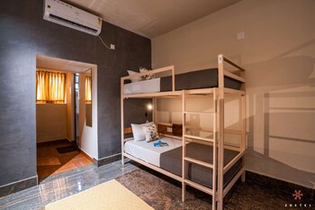 zostel kochi ernakulam