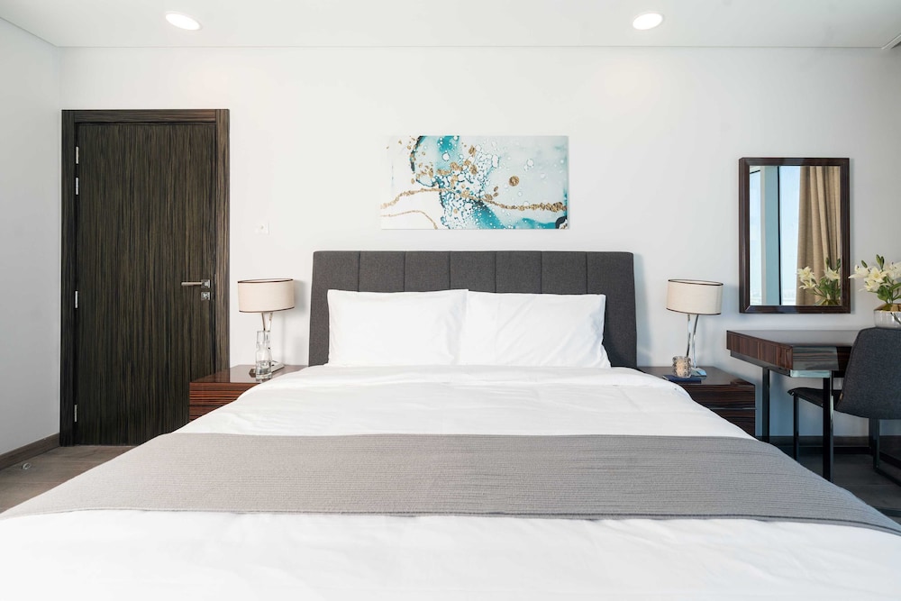s plaza suites hotel