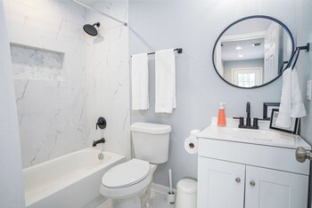 charming 3br 2ba gem close to downtown riverwalk