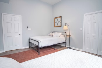 charming 3br 2ba gem close to downtown riverwalk