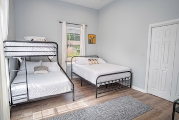 charming 3br 2ba gem close to downtown riverwalk