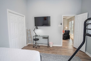 charming 3br 2ba gem close to downtown riverwalk