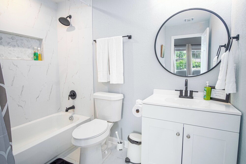 charming 3br 2ba gem close to downtown riverwalk