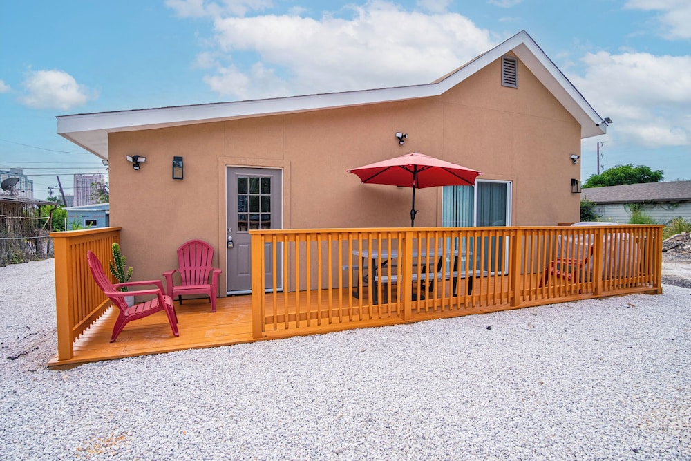 charming 3br 2ba gem close to downtown riverwalk