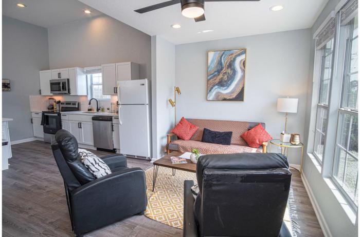 charming 3br 2ba gem close to downtown riverwalk