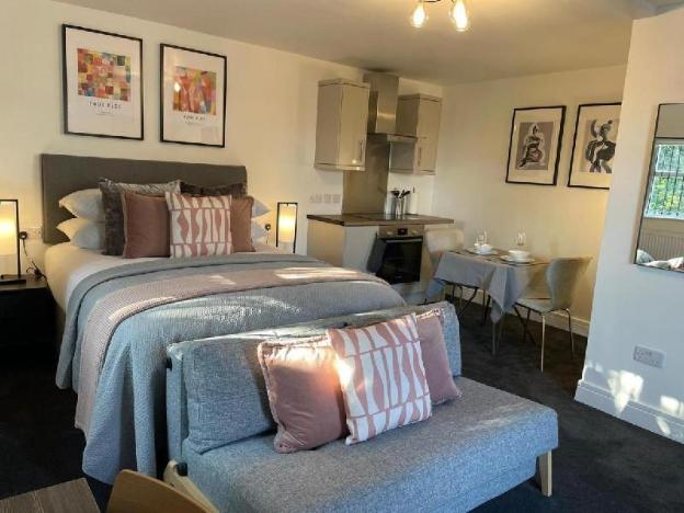 the woden boutique hotel walsall m6 j9