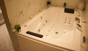 apartmoment jacuzzi