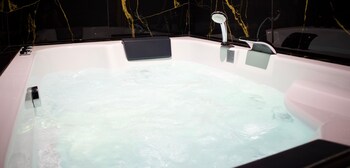 apartmoment jacuzzi
