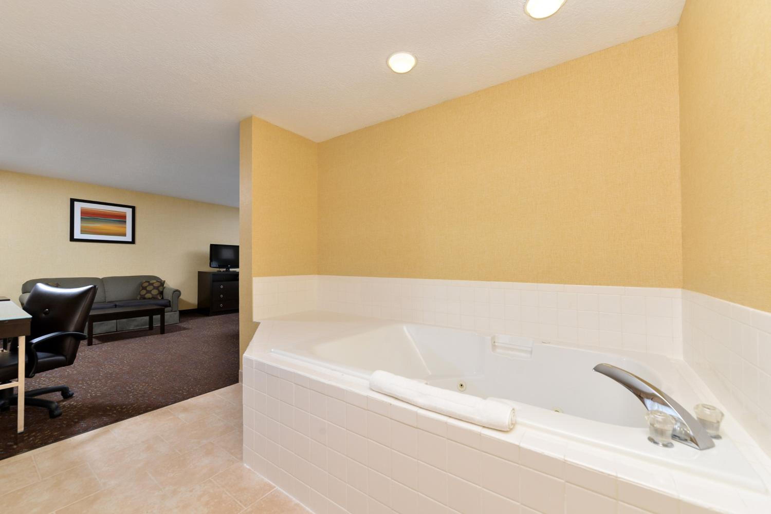 holiday inn express hotel and suites charlotte by ihg