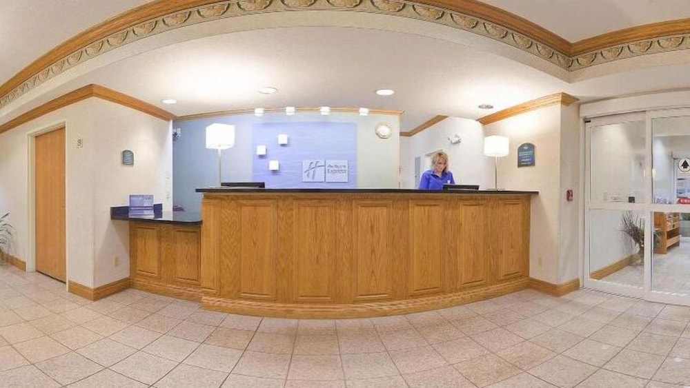 holiday inn express hotel and suites charlotte by ihg