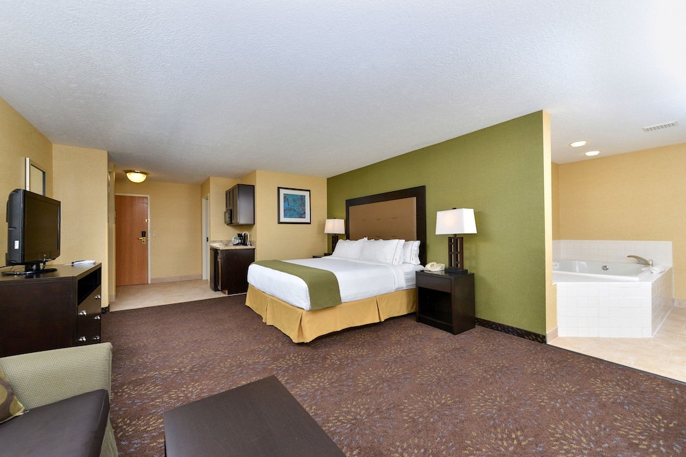 holiday inn express hotel and suites charlotte by ihg
