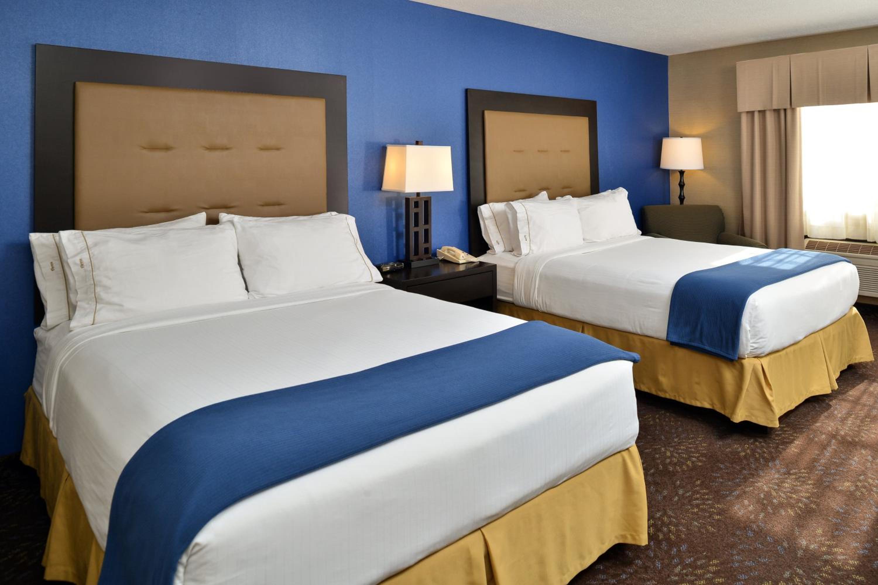 holiday inn express hotel and suites charlotte by ihg
